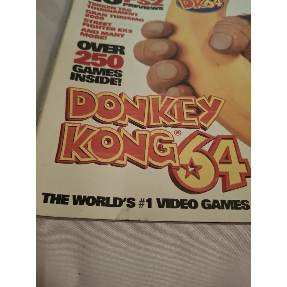 Donkey Kong 64 Electronic Gaming Monthly Dec 1999 #125, VTG Resident Evil 3 Ad